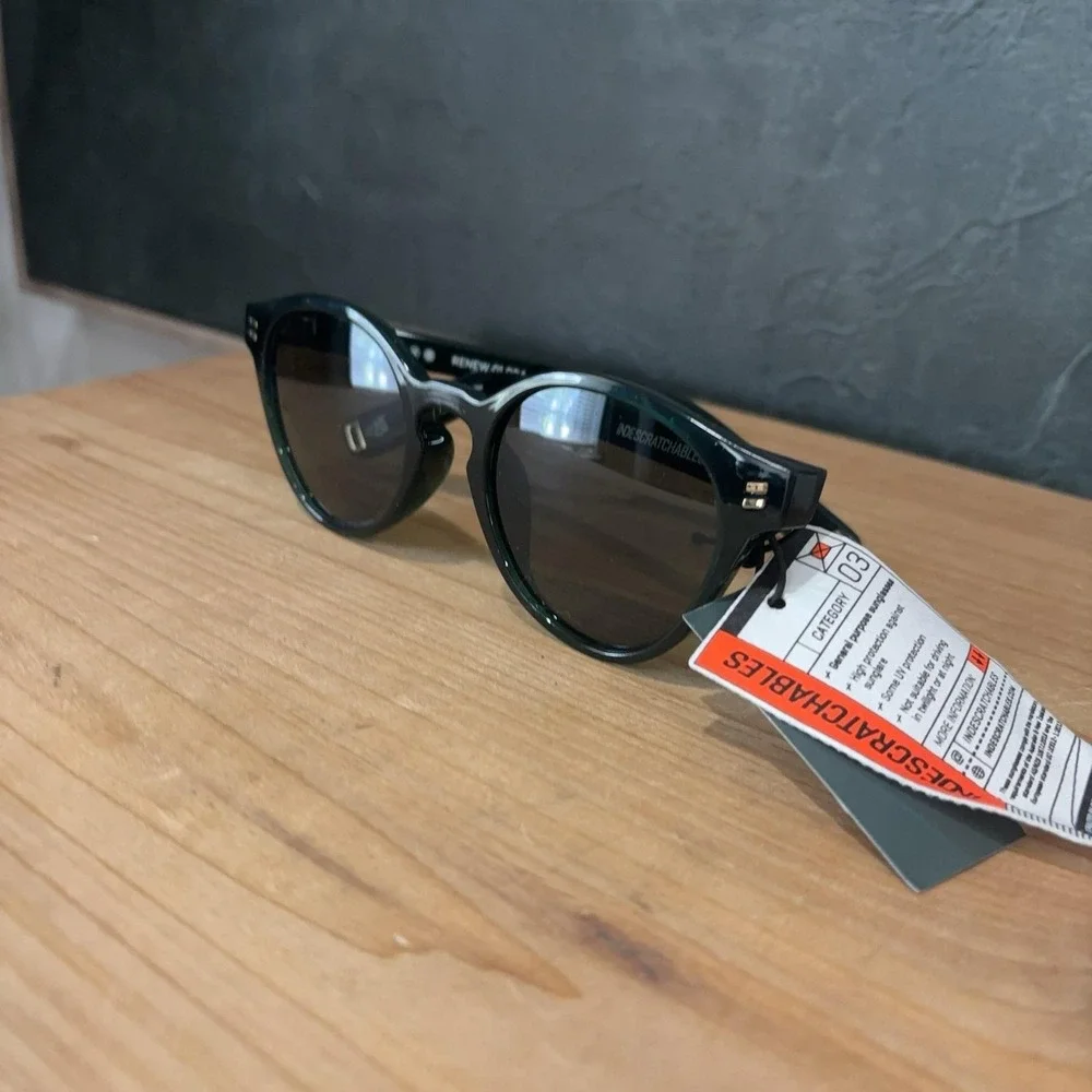 Indescratchables Sunglasses Unisex Green Round Renew‎ 01 004 Forest Tinted NWT
